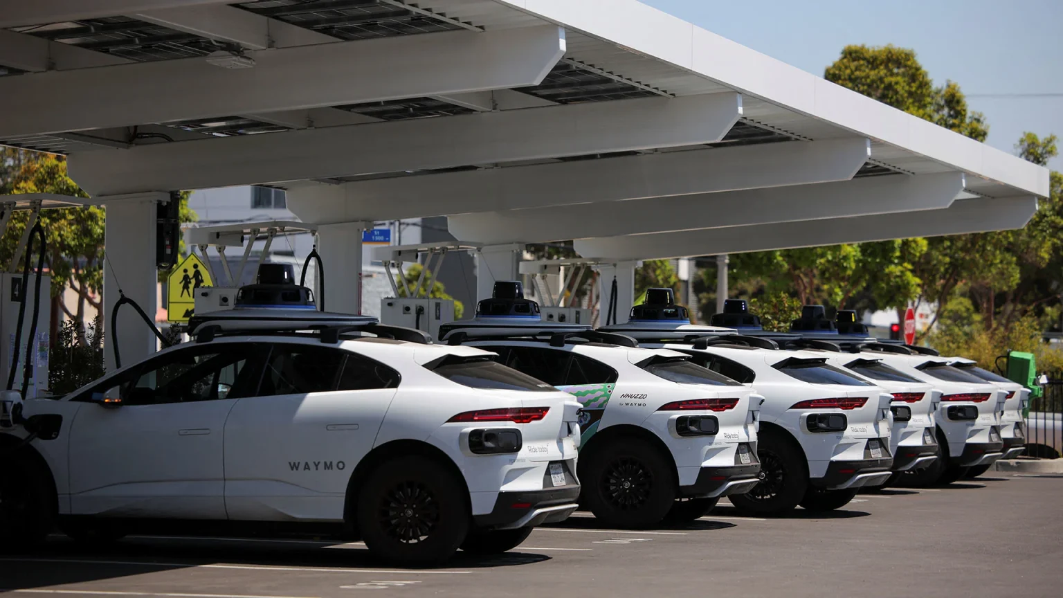 Waymo × Via: Robotaksi toplu taşımaya entegre oluyor