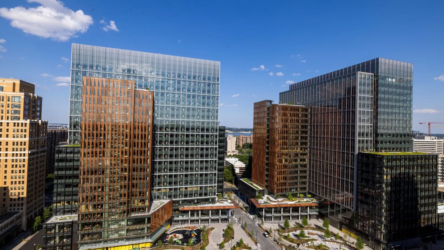 Amazon HQ2 Metropolitan Park kampüsünün dış görünümü