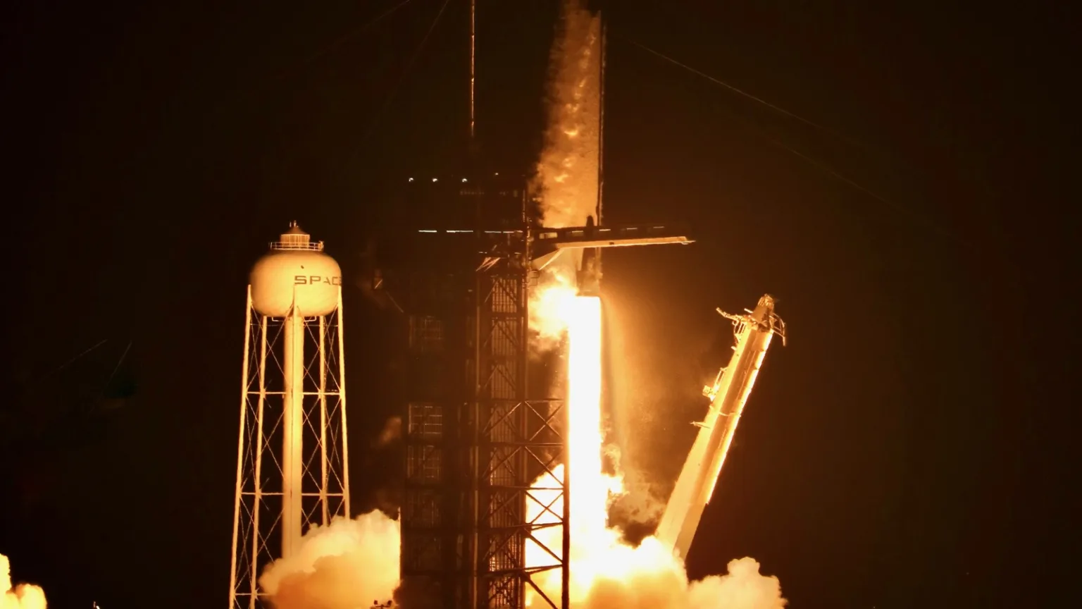 SpaceX’te 900 milyon hisse kilit açılışı: ~100 milyar dolarlık arz baskısı SpaceX’te 900 milyon hisse kilit açılışı: ~100 milyar dolarlık arz baskısı featured clean