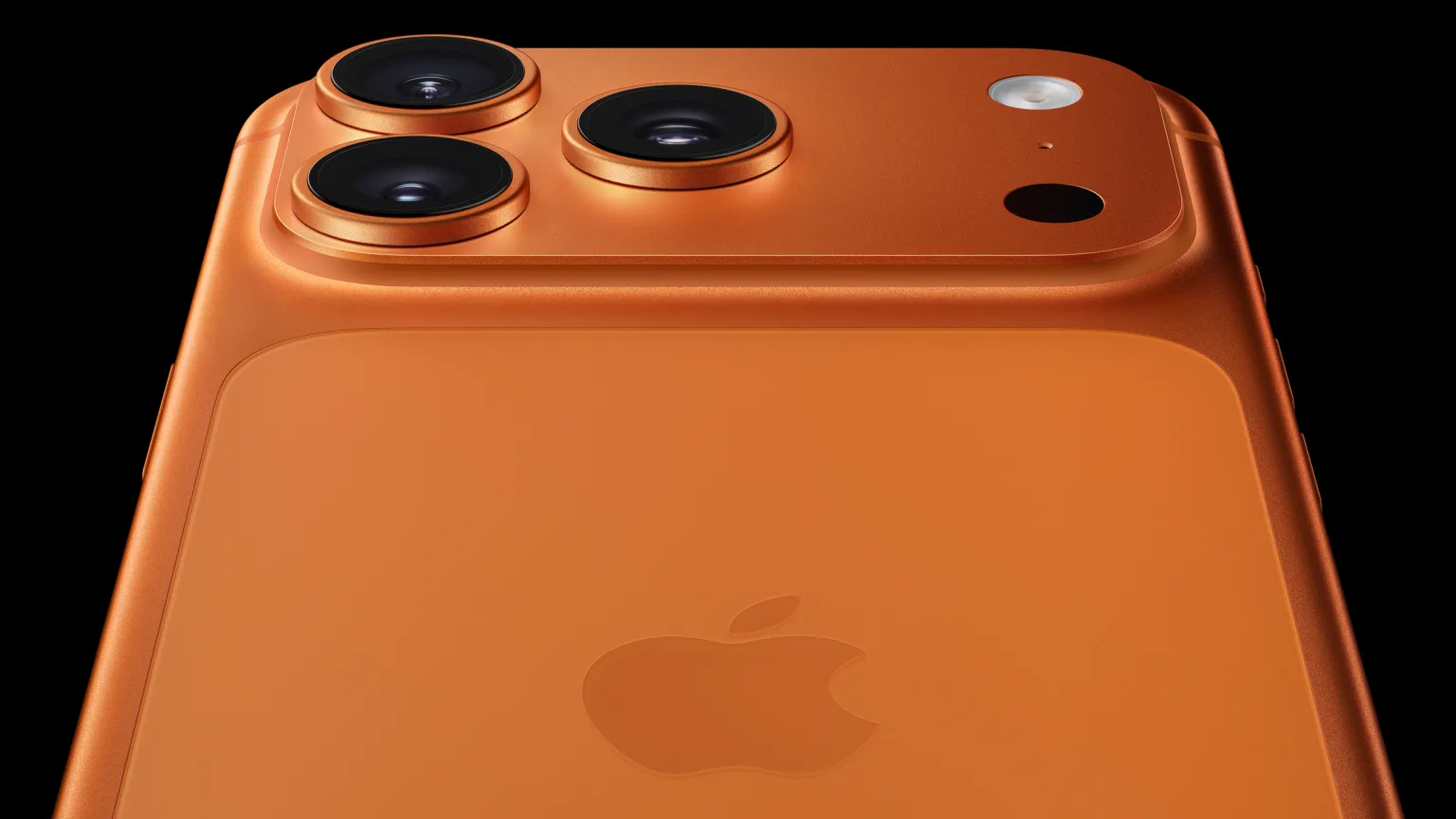 Apple’ın mevcut iPhone 17 Pro modeli; söylenti konusu 2027 iPhone’unun görüntüsü değildir