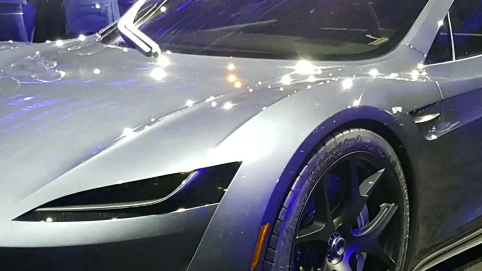 Tesla, dokuz yıldır ertelenen yeni nesil Roadster’ı 1 Ekim’de Waco’da tanıtacak Tesla, dokuz yıldır ertelenen yeni nesil Roadster'ı 1 Ekim'de Waco'da tanıtacak