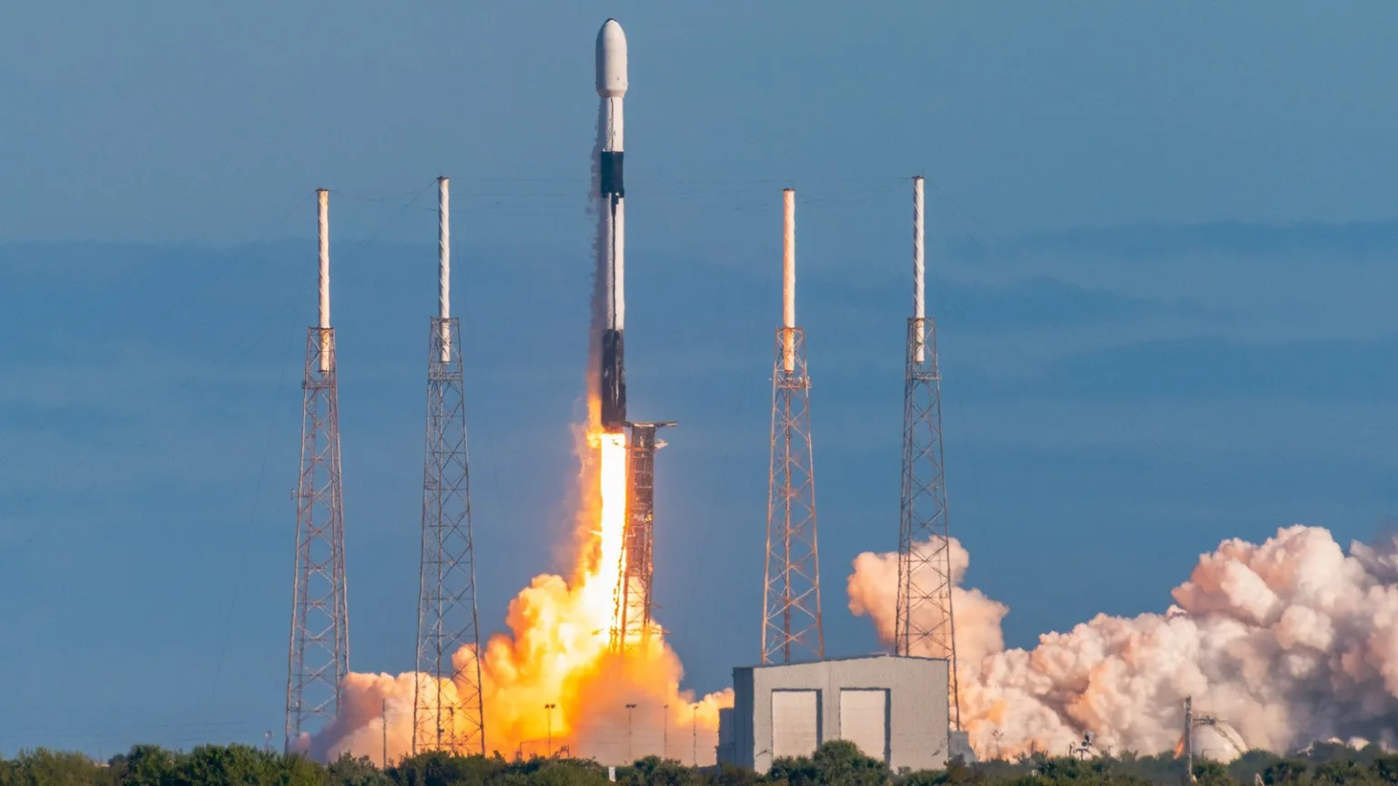 SpaceX ve Tesla yönetimleri birleşme için özel komite kurdu